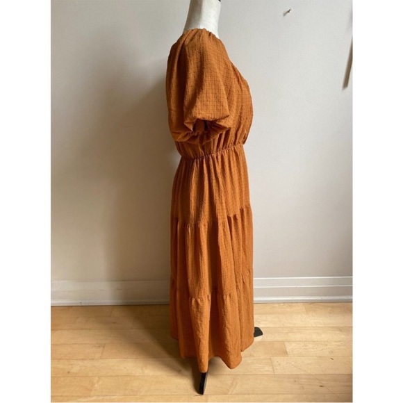 ASTR Women tiered short sleeve Peasant Dress BNWT sz Large - Picture 2 of 7